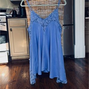 Sweet cornflower blue Solemia Los Angeles top. New. Size M/L